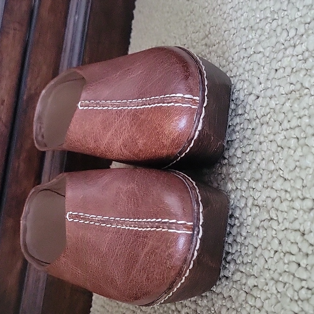 Vicini Leather Mules, size 40, Italian Qualuty Leather, Platform Mules - Picture 5 of 14